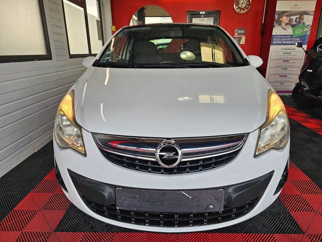 Opel Corsa 1.2 85 Blanc de 2011
