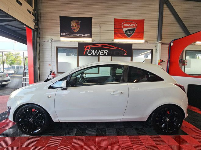 Opel Corsa 1.2 85 Blanc de 2011