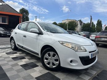  Voir détails -Renault Megane III 1.5 DCI 90CH FAP EXPRESSION ECO à Morsang-sur-Orge (91)