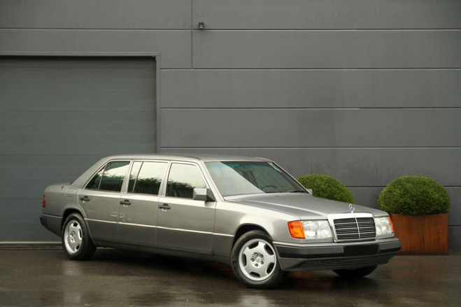 Cliquer pour voir la photo suivante Mercedes Classe E 260 Pullman Limousine 6 Doors V124 Gris Métallisé de