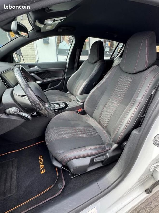 Peugeot 308 GENERATION-II 1.2 PURETECH 130 GT LINE E Blanc de 2017