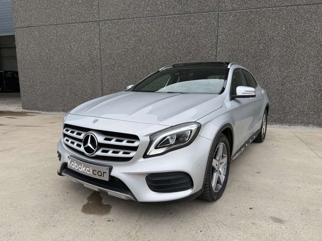 Mercedes Classe GLA 180 PACK AMG 122cv AUTO-TOIT OUVRANT-BT- Argent Mtallis de 