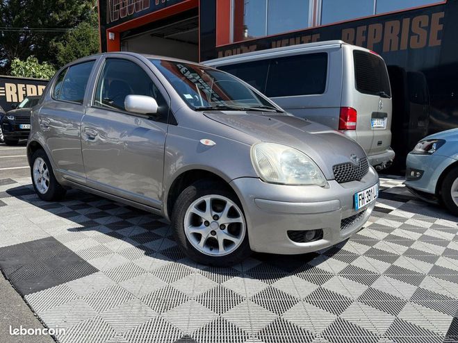 Toyota Yaris 1.3 87CH SOL BVA 3P Gris de 2003