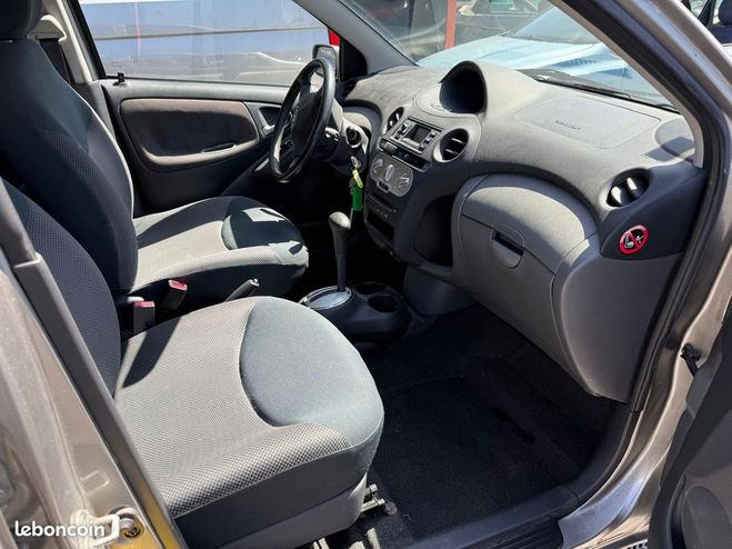 Toyota Yaris 1.3 87CH SOL BVA 3P Gris de 2003