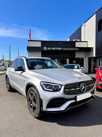  Voir détails -Mercedes GLC 300e 4MATIC AMG LINE EQ POWER 320CV à  La Teste-de-Buch (33)
