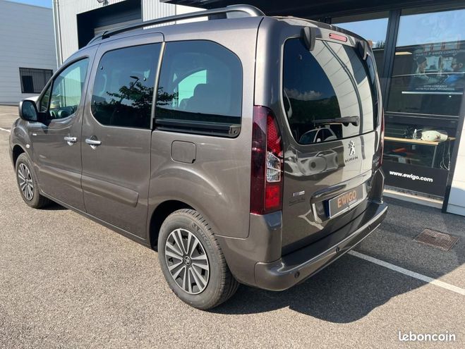 Peugeot Partner Tepee COMBI 1.2 110 CH STYLE APPLE CARPL Marron de 2018