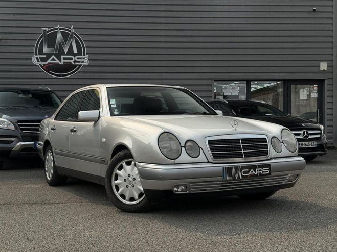 Mercedes Classe E 280 BVA BM 210 Elgance PHASE 1 GRIS CLAIR de 1996