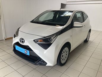 Voir détails -Toyota Aygo 1.0 VVT-i 72ch x-play x-app 3p à Tonnay-Charente (17)