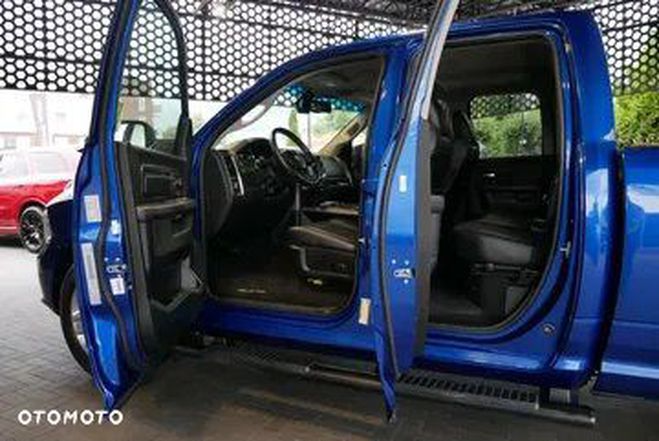 Dodge Ram sport crew cab 4x4 tout compris hors hom Bleu de 2017