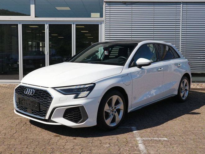Audi A3 Sportback 40 TFSIe S line PANO MATRIX B& Ibis Blanc de 2021