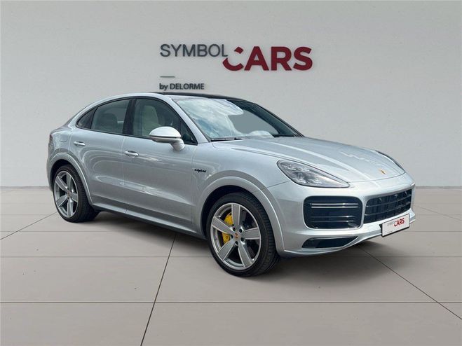 Porsche Cayenne Turbo S E-HYBRID 4.0 V8 680 CH TIPTRONIC Gris Clair de 2022