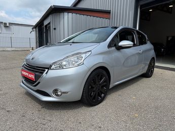 Voir détails -Peugeot 208 1.6 THP FELINE 3P/ JBL / TOIT PANO/ SIEG à Moirans (38)