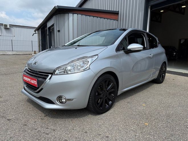 Peugeot 208 1.6 THP FELINE 3P/ JBL / TOIT PANO/ SIEG Gris C de 2012