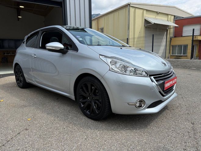 Peugeot 208 1.6 THP FELINE 3P/ JBL / TOIT PANO/ SIEG Gris C de 2012