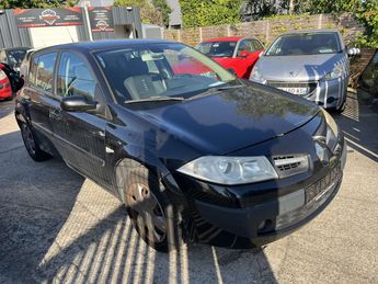  Voir détails -Renault Megane 2.0 16V 136 DYNAMIQUE BVA 5P à Wissous (91)