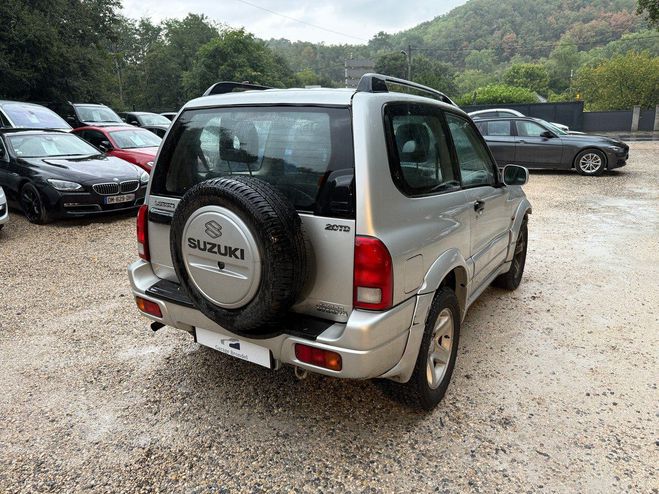 Suzuki Grand Vitara 4WD 2.0 HDi 110cv 2e main Gris de 2005