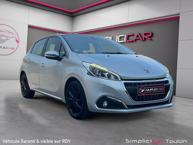 Peugeot 208 1.2 PureTech 110ch SS BVM5 Allure garant Gris de 2017