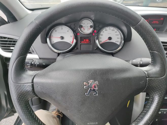 Peugeot 207 1.4 HDI  68 CV 5P  CLIM Gris de 2012