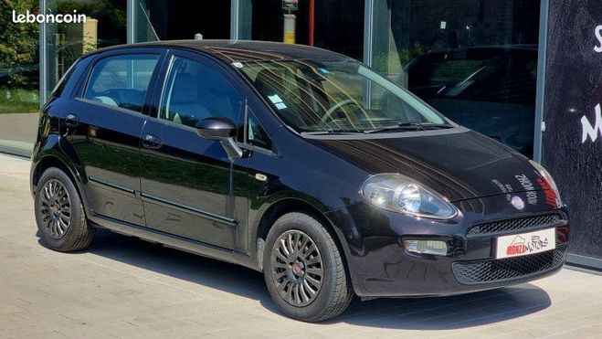 Fiat Punto 1.2 8V 69CH LOUNGE 5P Noir de 2012