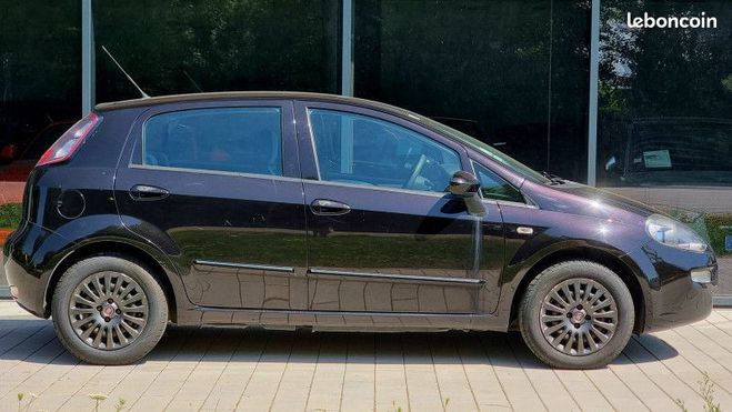 Fiat Punto 1.2 8V 69CH LOUNGE 5P Noir de 2012