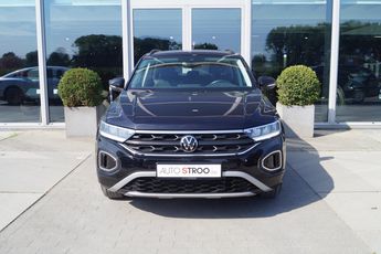  Voir détails -Volkswagen T Roc 1.5tsi AUT. l Life Carplay LED CAMERA AC à Moerkerke (83)