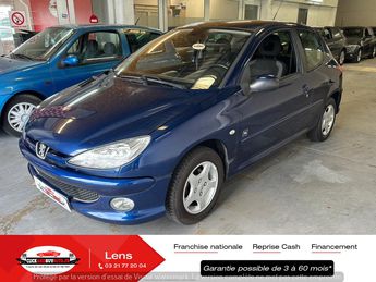  Voir détails -Peugeot 206 1.4 HDI 68 CV JBL / CLIM AUTO / PACK SON à Harnes (62)
