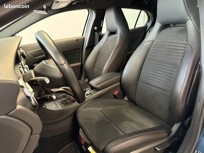 Mercedes Classe GLA Classe 180 AMG Line Bleu de 2020
