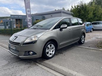  Voir détails -Peugeot 5008 PREMIUM 1.6 HDI 110CH à Darntal (76)