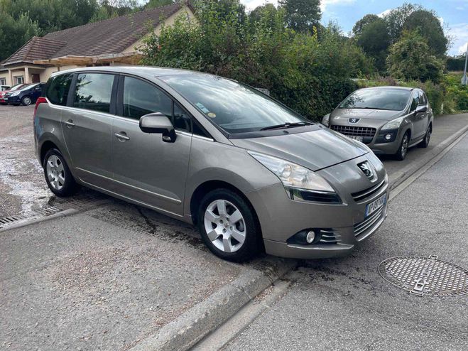 Peugeot 5008 PREMIUM 1.6 HDI 110CH Gris Laqu de 2010