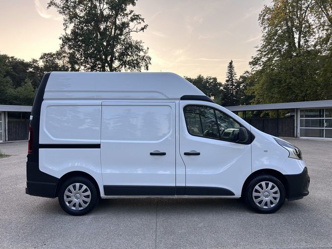 Renault Trafic III L1H2 1,6 DCI 125 GRAND CONFO Blanc de 2018