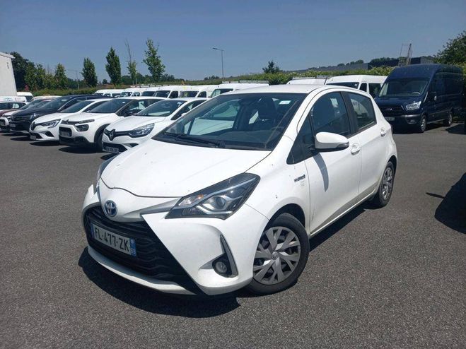 Toyota Yaris 1.5 VVTi 16V HSD Hybrid 100h E-CVT 75 cv BLANC de 2019