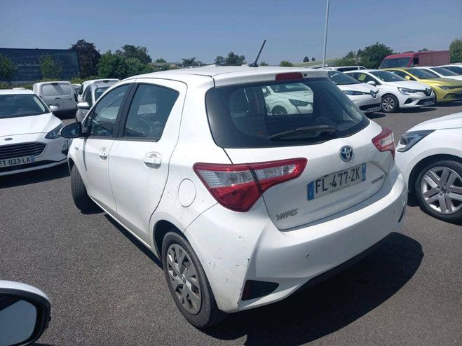 Toyota Yaris 1.5 VVTi 16V HSD Hybrid 100h E-CVT 75 cv BLANC de 2019