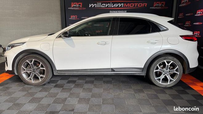 Kia Xceed premium 1.6 GDi 105ch   Plug-In 60.5ch D Blanc de 2020