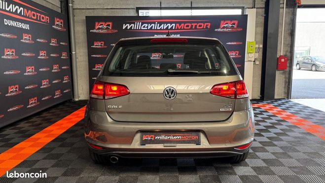 Volkswagen Golf 7 confortline 1.2 tsi bluemotion 110 cv  Gris de 2016