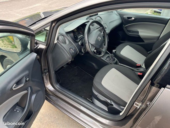 Seat Ibiza 1.4L16V 85cv Style Navigation Bluetooth Gris de 2015
