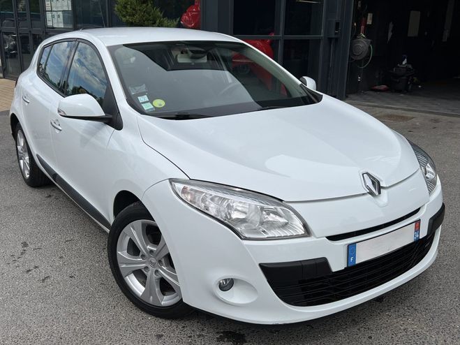 Renault Megane 3 III 1.5 DCI 110 Cv PREMIERE MAIN / BVM Blanc de 2011