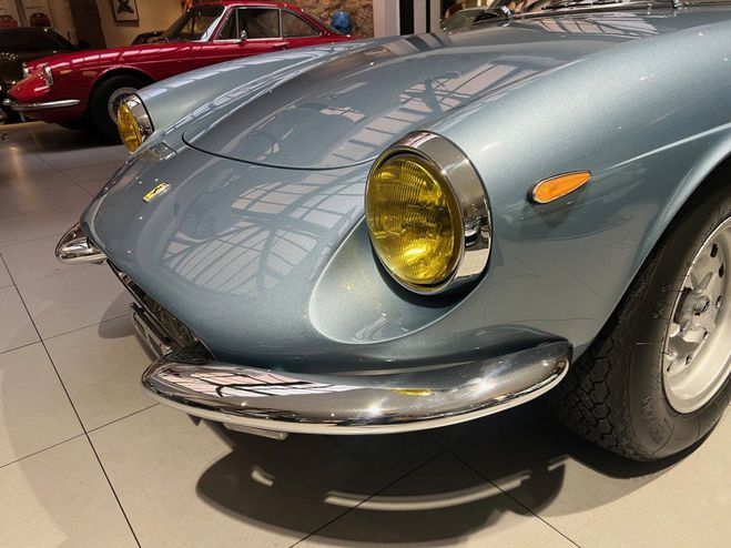 Ferrari 330 GTC Bleu de 
