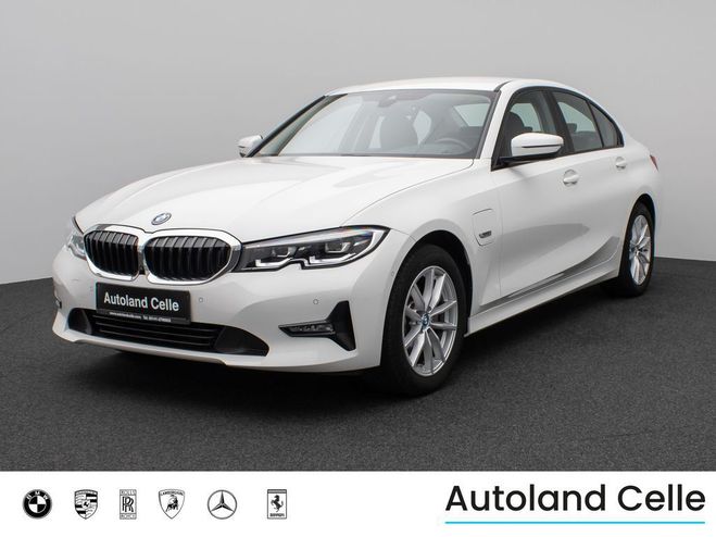 BMW Serie 3 320e 360 DAB WLAN CockPiPro DrivAssis LE Blanc de 