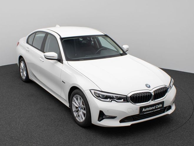 BMW Serie 3 320e 360 DAB WLAN CockPiPro DrivAssis LE Blanc de 