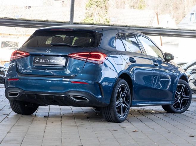 Mercedes Classe A 250 e AMG Wide ILS Cam DAB Bleu Mtallise de 
