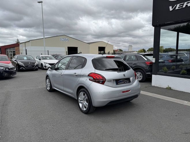 Peugeot 208 1.6 BlueHDi 100 STYLE TEL LED CLIM REGUL GRIS C de 2018