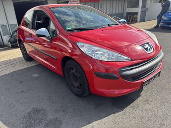  Voir détails -Peugeot 207 1.4 16V 90 FILOU à Wissous (91)
