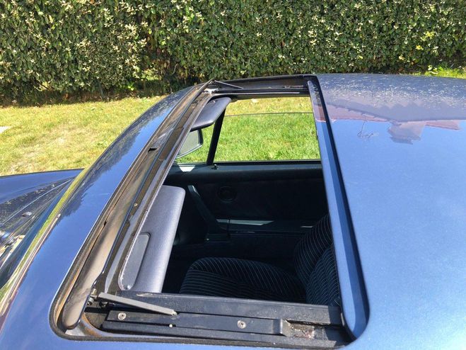 Porsche 911 911carrera type 964 c4 Bleu Clair de 1990