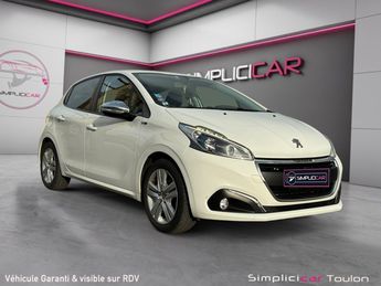  Voir détails -Peugeot 208 1.2 PureTech 82ch BVM5 Style garantie 12 à  La Farlde (83)