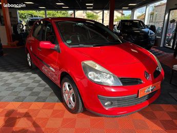  Voir détails -Renault Clio III Pack RIP CURL II 1.2I tce 100 cv Gar à Piennes (54)