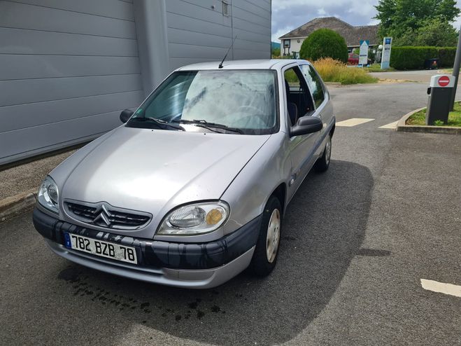 Citroen Saxo 1.1 BIC 4CVX 1990E Gris clair de 2001