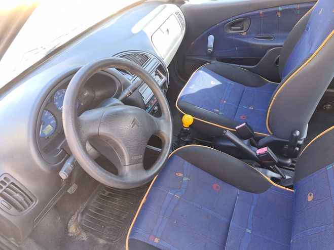 Citroen Saxo 1.1 BIC 4CVX 1990E Gris clair de 2001