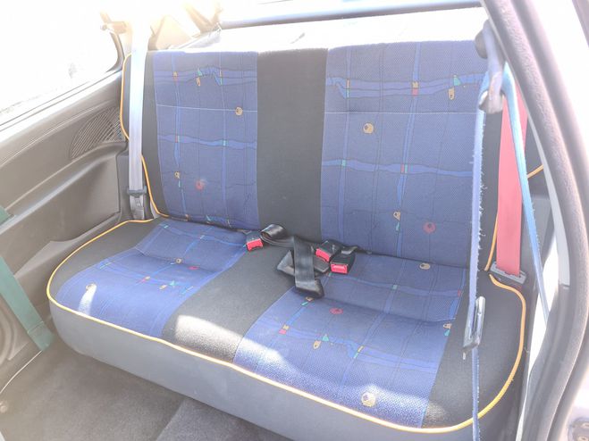 Citroen Saxo 1.1 BIC 4CVX 1990E Gris clair de 2001