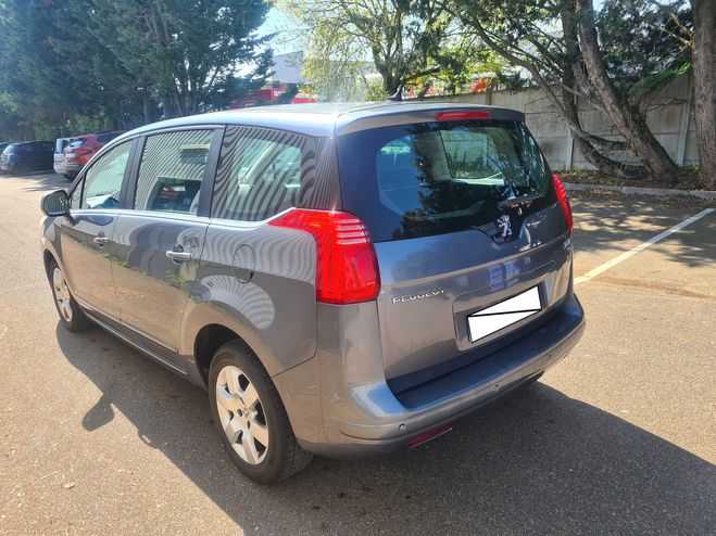 Peugeot 5008 1.6  HDI BOITE AUTO 6 CT OK Gris anthracite de 2011