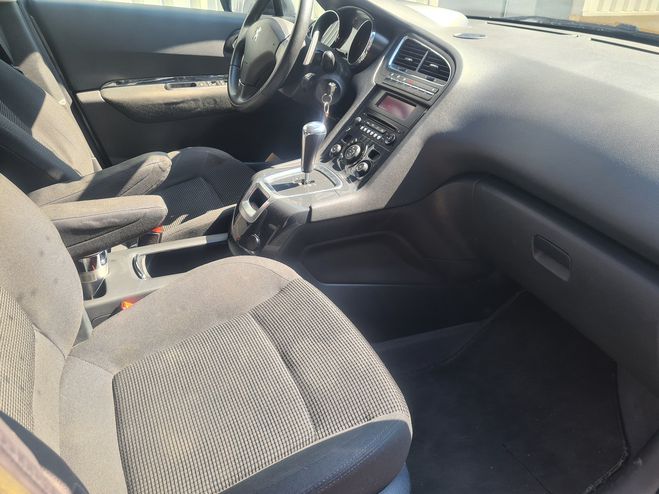 Peugeot 5008 1.6  HDI BOITE AUTO 6 CT OK Gris anthracite de 2011